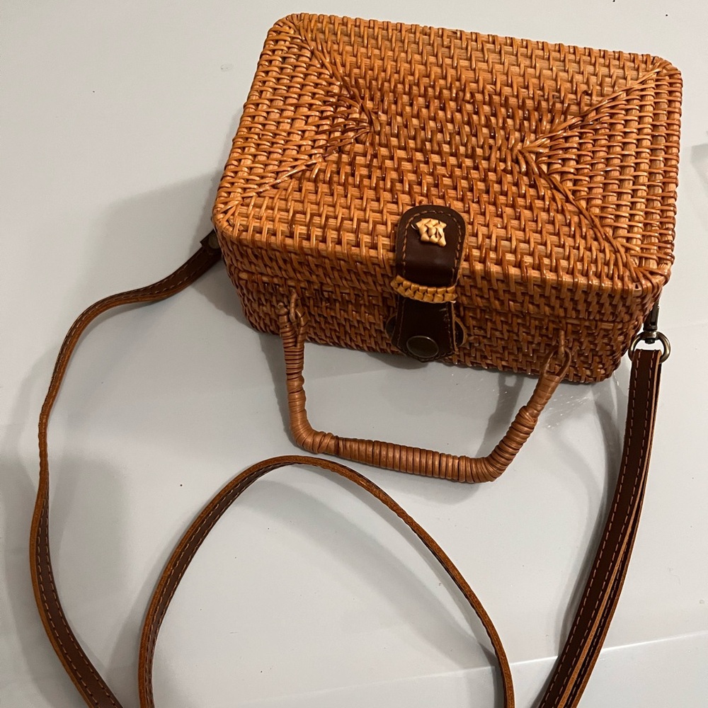 Basket purse